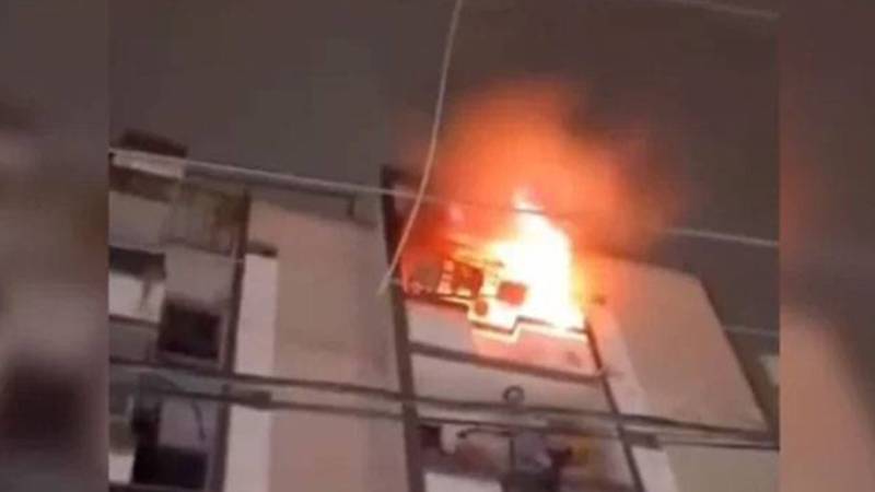 گلشنِ اقبال میں رہائشی فلیٹ میں دھماکہ، 6 افراد زخمی