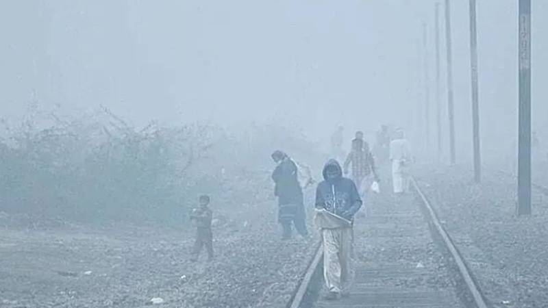لاہور سمیت ملک بھر میں شدید سردی، اسکردو میں پارہ منفی 14 تک گر گیا
