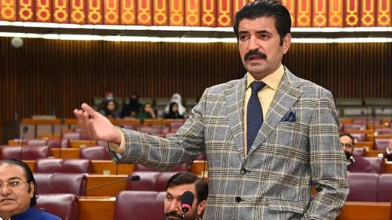 اسلام آباد میں ڈکیتیاں ہو رہی ہیں، کوئی اور نہیں پولیس والے ڈکیتیاں کر رہے ہیں: شیر افضل مروت