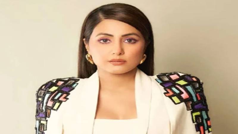 بھارتی مسلمان اداکارہ حنا خان نے ایران میں خواتین کے احتجاج کی حمایت کی