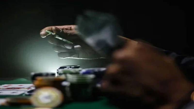 لاہور پولیس جوئے اور آن لائن گیمبلنگ کے خلاف کارروائی