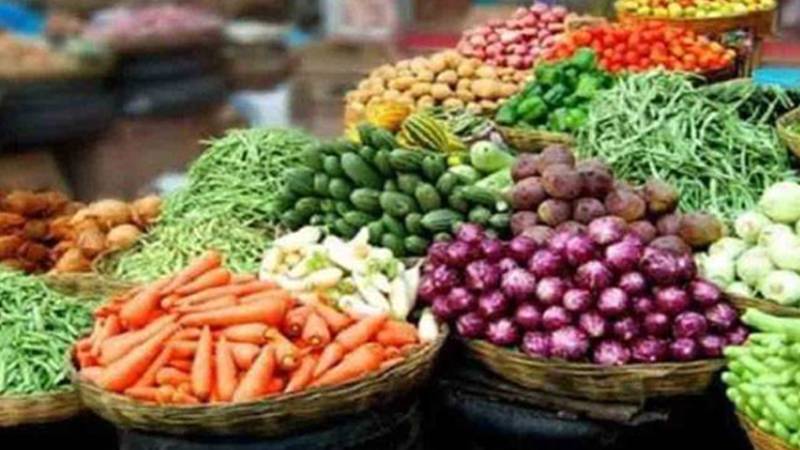 اوپن مارکیٹ میں سبزیاں اور پھل من مانے نرخوں پر فروخت، شہری پریشان