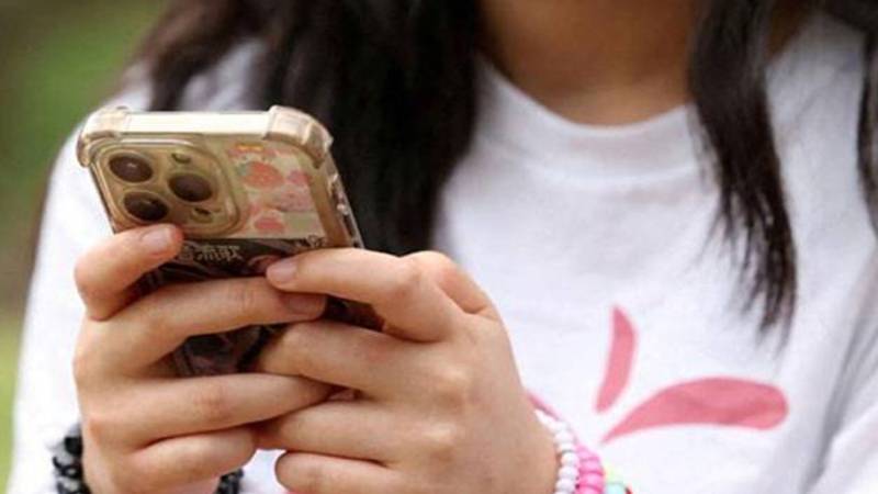 آسٹریلیا میں بچوں کے سوشل میڈیا پر بڑا کریک ڈاؤن، 47 لاکھ اکاؤنٹس بند