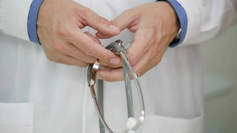 پنجاب حکومت نے 2115 ڈاکٹروں کی مستقل آسامیاں ختم کر دیں