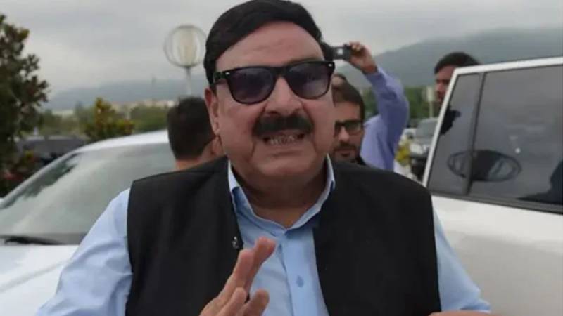 بائیکیا اور دکانداروں پر 20-20 ہزار روپے جرمانے لگائے جا رہے ہیں: شیخ رشید 