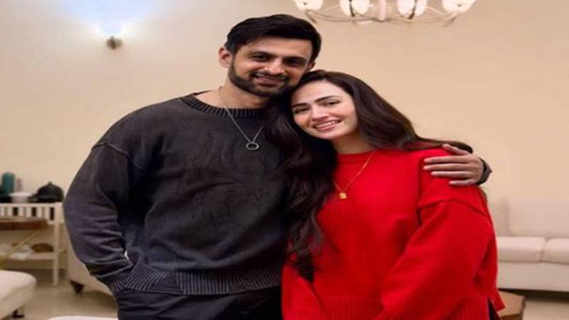 شعیب ملک نے شادی کی دوسری سالگرہ پر ثناء جاوید کے لیے محبت بھرا پیغام شیئر کیا