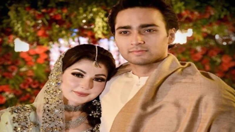 مریم نواز کی بیٹے جنید صفدر کی مہندی میں روایتی لباس میں شاندار انداز وائرل