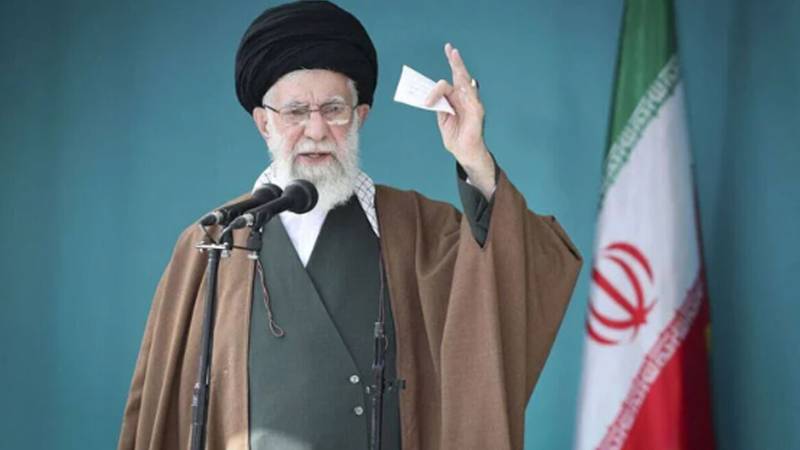 تازہ ایران مخالف فسادات مختلف تھے جس میں ٹرمپ ذاتی طور پر ملوث تھے، آیت اللّٰہ خامنہ ای