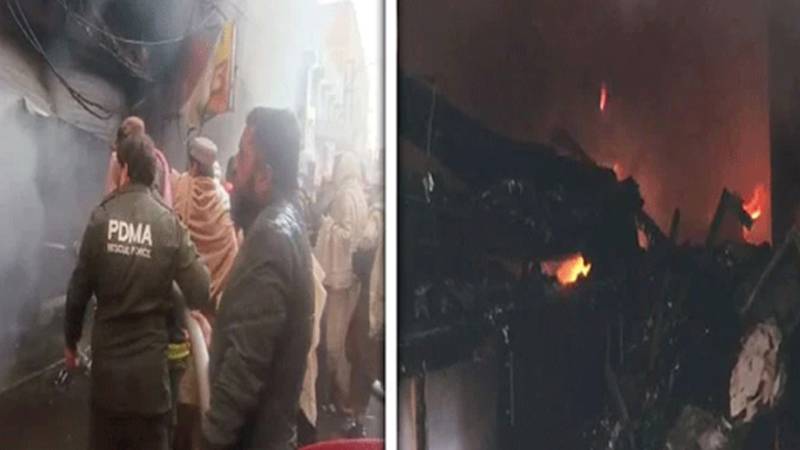 کوئٹہ: نجی پلازہ میں آگ، درجنوں دکانیں راکھ
