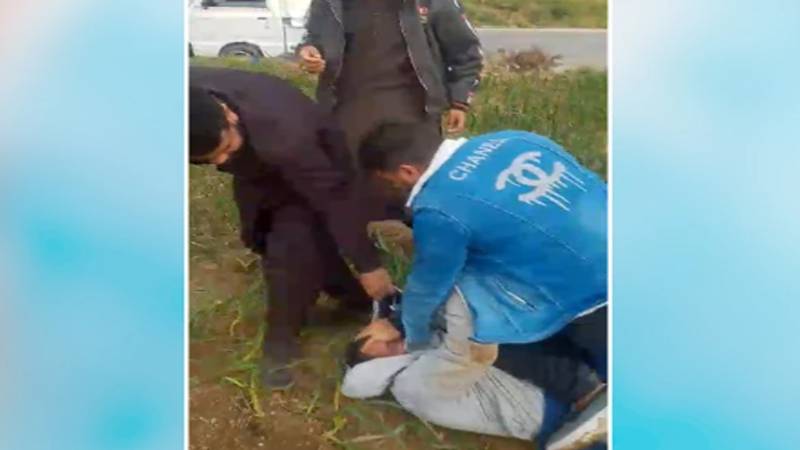 راولپنڈی: بااثر افراد کی جانب سے رکشہ ڈرائیور پر تشدد