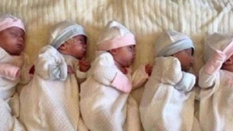 صوابی: خاتون کے ہاں بیک وقت پانچ بچوں کی پیدائش