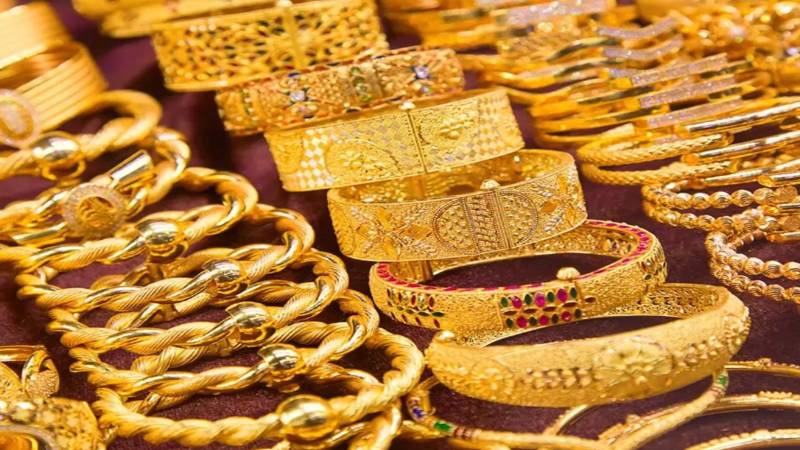 سونے کی قیمت میں ریکارڈ اضافہ، سرمایہ کاروں کے لیے خبردار