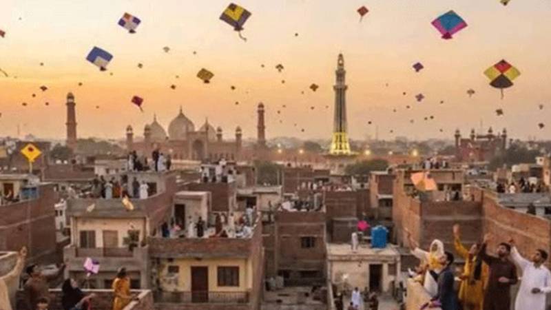 اندرون لاہور کی 346 خستہ عمارتوں کی چھتیں خطرناک قرار، بسنت منانے پر پابندی