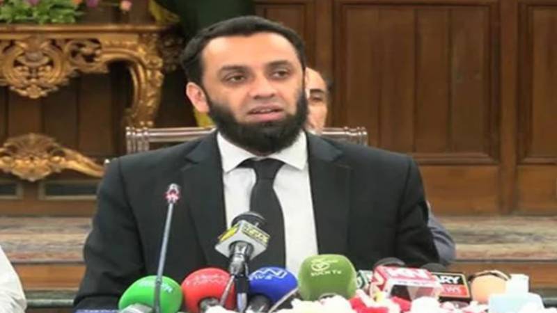 عمران خان معمولی طبی کارروائی کے بعد اسپتال سے جیل واپس آگئے ہیں، عطاء اللہ تارڑ