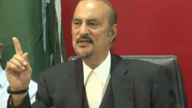 معلوم نہیں کس آپریشن تھیٹر میں بانئ پی ٹی آئی کا علاج ہوا: بابر اعوان