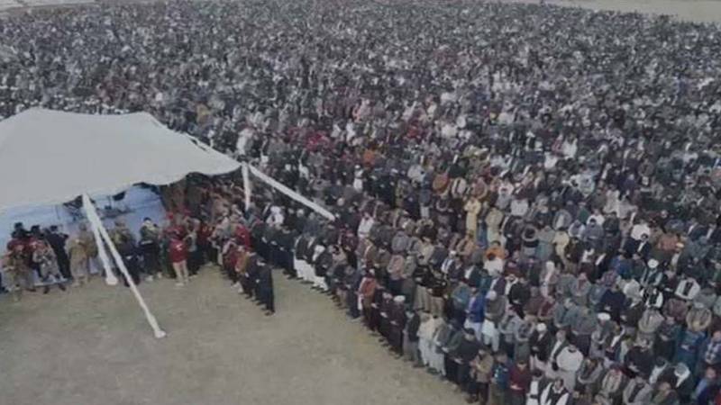 صدر آزاد کشمیر بیرسٹر سلطان محمود چوہدری کی نمازِ جنازہ ادا، قومی اعزاز کیساتھ سپردِ خاک
