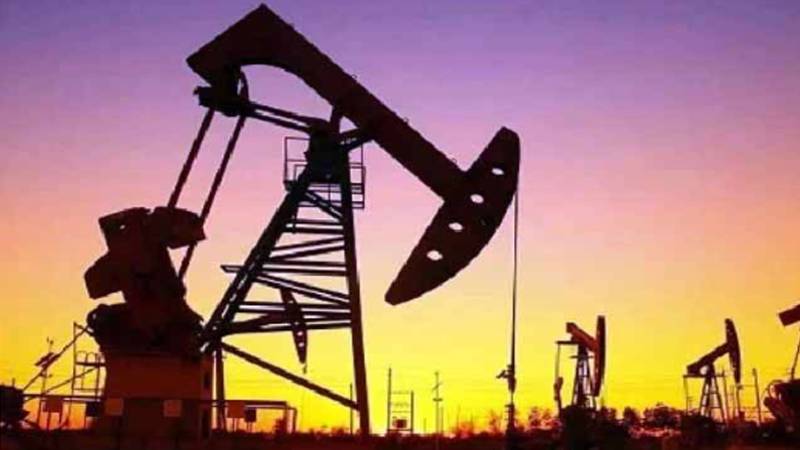 عالمی منڈی میں تیل کی قیمتوں میں نمایاں کمی،