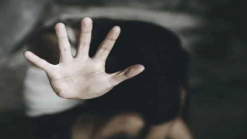 درندہ صفت ملزم نے 4 سالہ بچی کو زیادتی کا نشانہ بنانے کے بعد نالے میں پھینک دیا