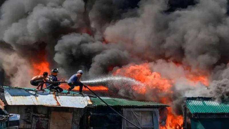 فلپائن: ساحلی جزیرے میں ہولناک آتشزدگی، ہزاروں افراد بے گھر