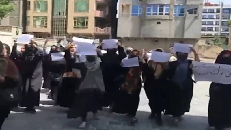 ہیومن رائٹس واچ: افغانستان میں طالبان حکومت کے دوران انسانی حقوق شدید خطرے میں