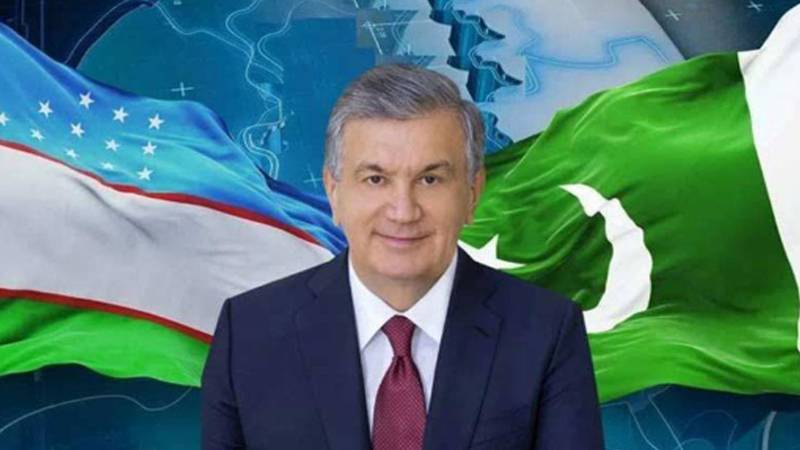 ازبک صدر دو روزہ دورے پر پاکستان پہنچ گئے، پرتپاک استقبال، 21 توپوں کی سلامی