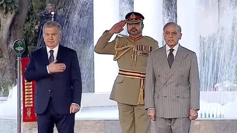 ازبکستان صدر کے اعزاز میں وزیر اعظم ہاؤس میں استقبالیہ تقریب, گارڈ آف آنر پیش کیا گیا