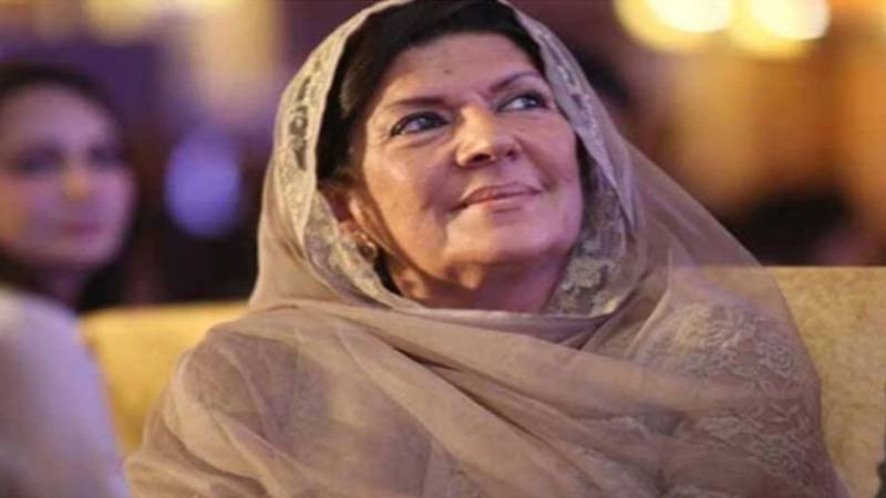 بانیٔ پی ٹی آئی کی بہن علیمہ خان کا گھر پر بسنت منانے کا اعتراف