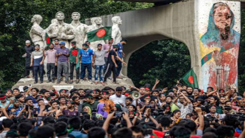 شیخ حسینہ کے بعد بنگلادیشی نوجوانوں میں بھارت کا اثر ختم ہونے لگا، بی بی سی کا انکشاف