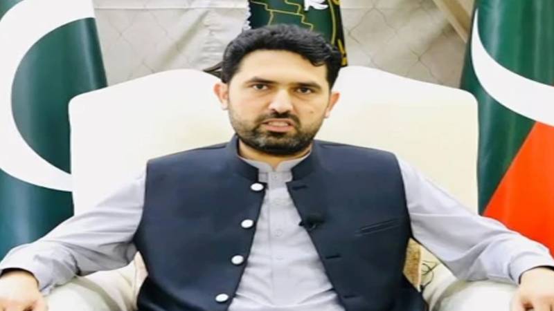 سہیل آفریدی سے سوال کرنے والی طالبہ کے والد برطرف؟ حقیقت سامنے آگئی