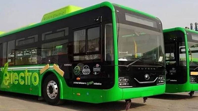 پنجاب میں گرین بس سروس کی پہلی 15 دنوں میں 60 لاکھ سے زائد مسافر مستفید