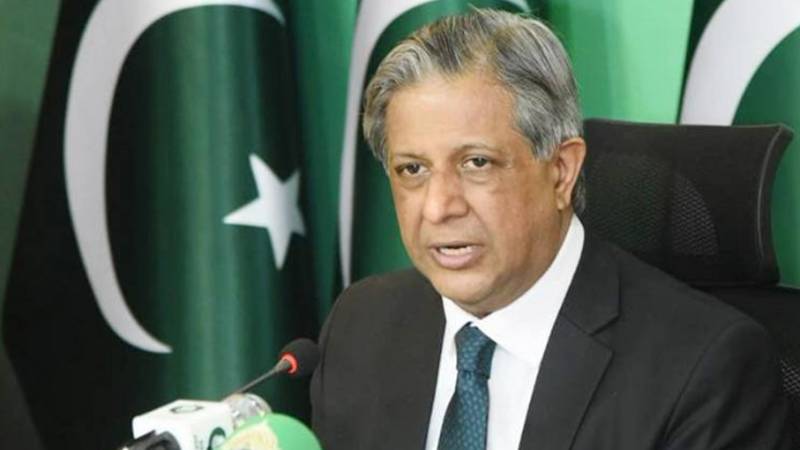 عمران خان کی ایک آنکھ کی بینائی 6/6 اور دوسری کی عینک لگا کر 70 فیصد ہے: وزیر قانون