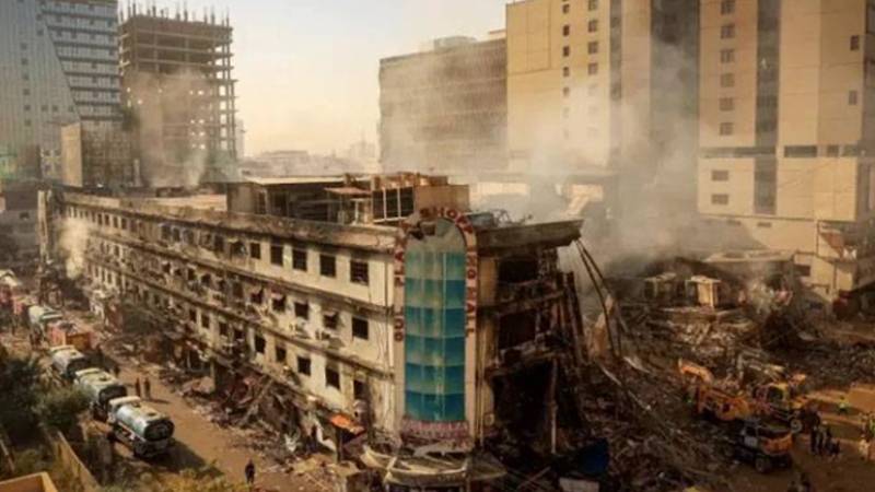 سانحہ گل پلازہ: جوڈیشل کمیشن کی جاں بحق افراد کے لواحقین سے شروعاتی ملاقاتیں
