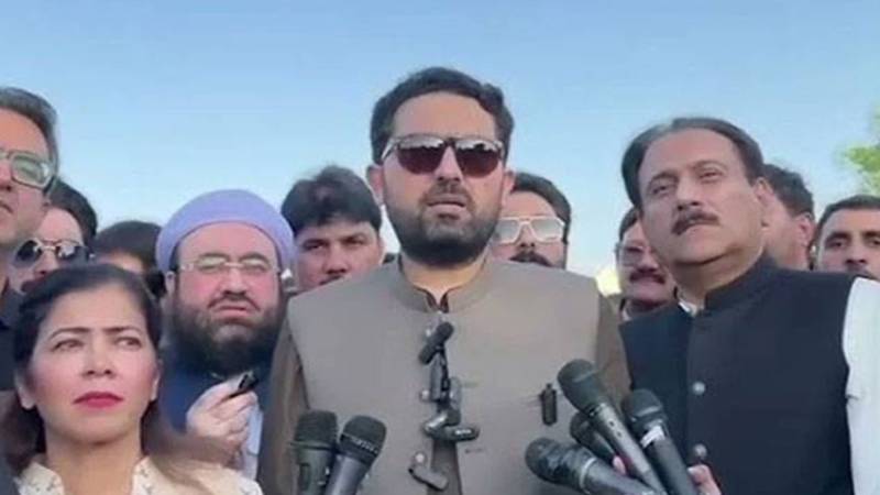 علیمہ آپا بانی کی بہن ہیں، ان کو سیاست میں نہیں گھسیٹنا چاہیے: سہیل آفریدی