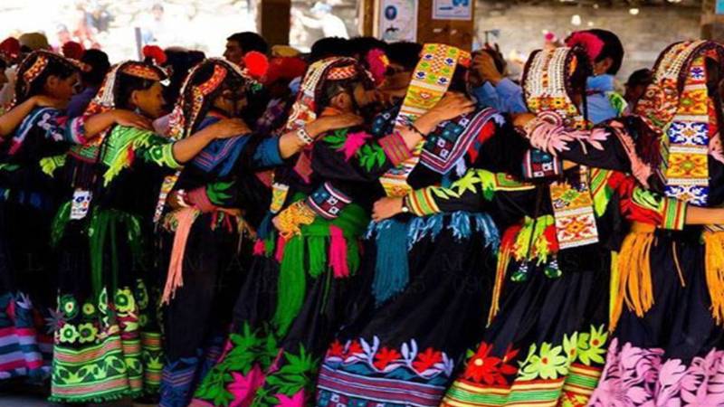 وادی کالاش میں دو روزہ میلے کا آغاز، روایتی کھیلوں کو زندہ رکھنے کی کوشش
