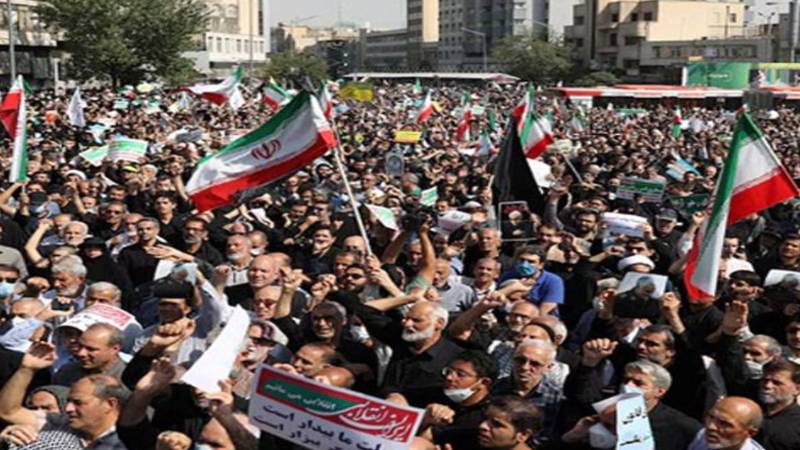 ایران میں احتجاجی تحریک میں شدت، مظاہرین اور سکیورٹی فورسز کے درمیان تصادم