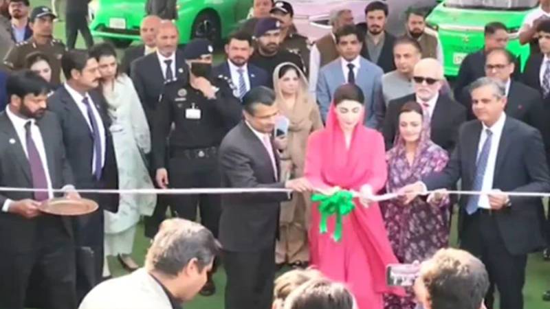 لاہور: وزیراعلیٰ پنجاب مریم نواز نے ای ٹیکسی اسکیم کا افتتاح کردیا، روزگار اور خواتین کو بااختیار بنانے پر زور