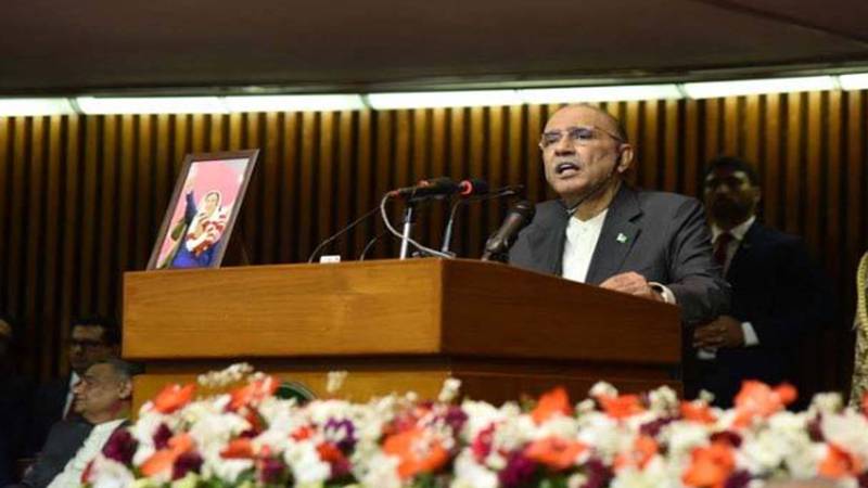 پاکستان کی سلامتی کیخلاف کسی بھی ہمسایہ سرزمین کے استعمال کی اجازت نہیں: صدر زرداری