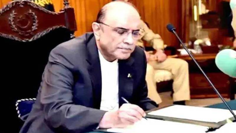 صدر آصف علی زرداری نے متعدد بلوں پر دستخط کر دیے ہیں;سمریاں منظور