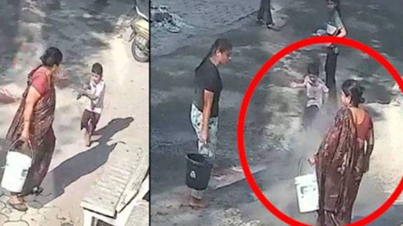 ہولی کے موقع پر دادی کا غصہ، 4 سالہ پوتے پر گرم پانی پھینکنے کی ویڈیو وائرل