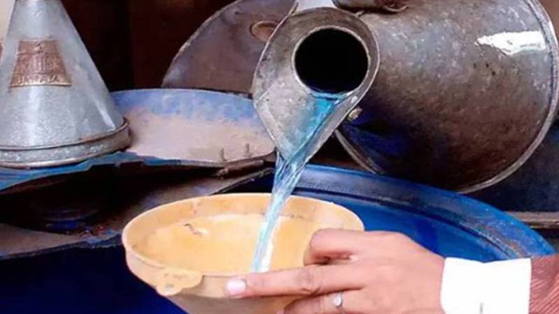 مٹی کے تیل کی قیمت میں تاریخی اضافہ، فی لیٹر 318 روپے 81 پیسے ہو گئی
