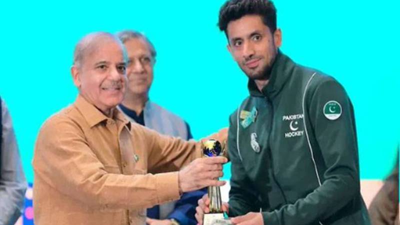 وزیراعظم نے قومی ہاکی کھلاڑیوں کو ورلڈ کپ کوالیفائر میں شاندار کارکردگی پر 15 لاکھ روپے انعام دینے کا اعلان