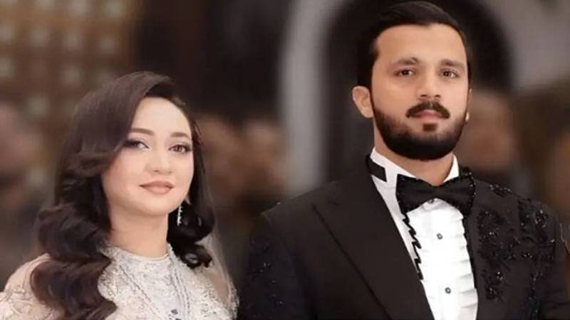 یوٹیوبر رجب بٹ نے اہلیہ ایمان اسد کو طلاق دے دی، سوشل میڈیا پر تنازعات کی خبریں