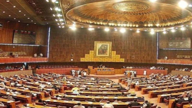 قومی اسمبلی اجلاس کا نیا شیڈول: اسپیکر نے اجلاس کل سہ پہر 3 بجے طلب کر لیا