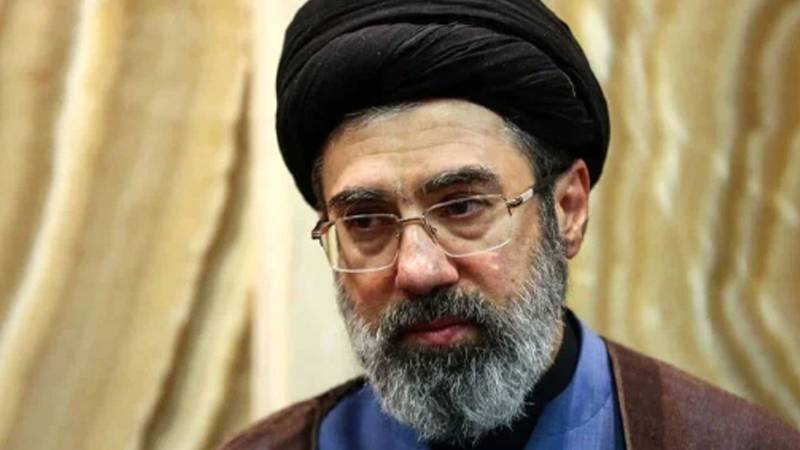 ایران کے سپریم لیڈر خامنہ ای نے امریکا کے ساتھ کشیدگی کم کرنے کی تجاویز مسترد کر دیں