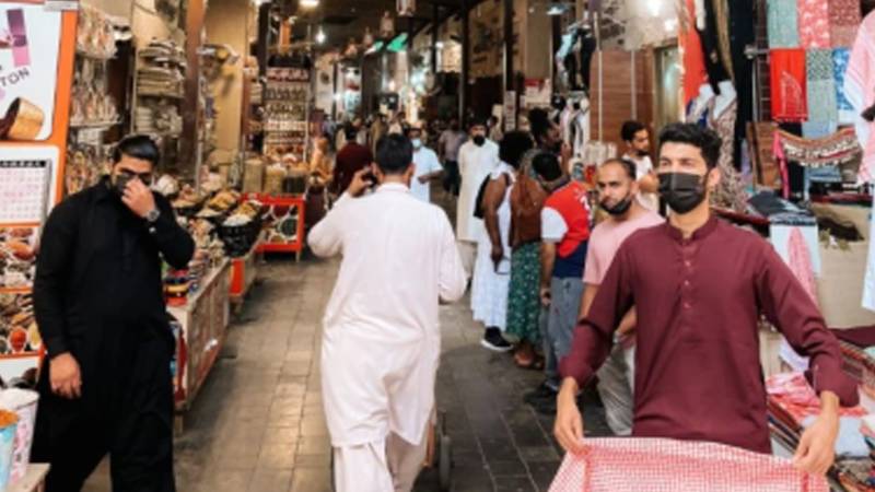 متحدہ عرب امارات میں ایرانی حملوں کے بعد اشیائے ضروریہ کی قیمتیں بڑھانے والے تاجروں کے خلاف سخت کارروائی