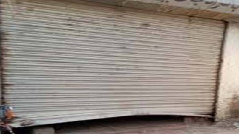 لاہور: چور نے عید پر فیملی کے ہمراہ موبائل شاپ سے 1.32 لاکھ روپے چوری کر لیے