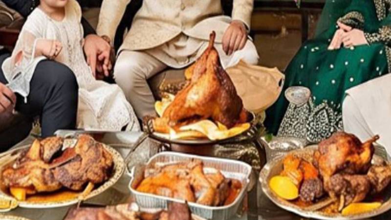 میٹھی عید کا آخری روز: شہری تفریح، کھانوں اور رشتہ داروں کی دعوتوں میں مصروف