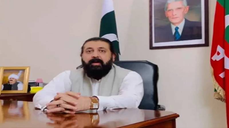 شیخ وقاص اکرم نے عمران خان کے خفیہ طبی معائنے کی سخت مذمت کردی