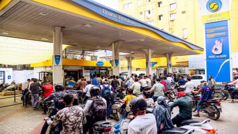 بھارت کے پاس کتنا تیل ذخیرہ ہے؟ حکومت نے مدت بتا دی