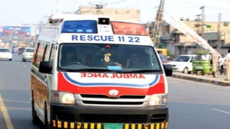 اکبری گیٹ: دیوار گرنے سے رکشہ نالے میں جا گرا، 5 سالہ بچی جاں بحق